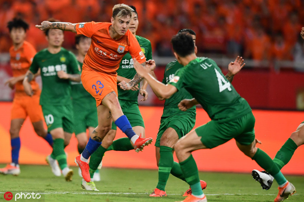 关于转会期中超焦点战，上海申花防线松动，话题不断，医务组通报恢复的信息